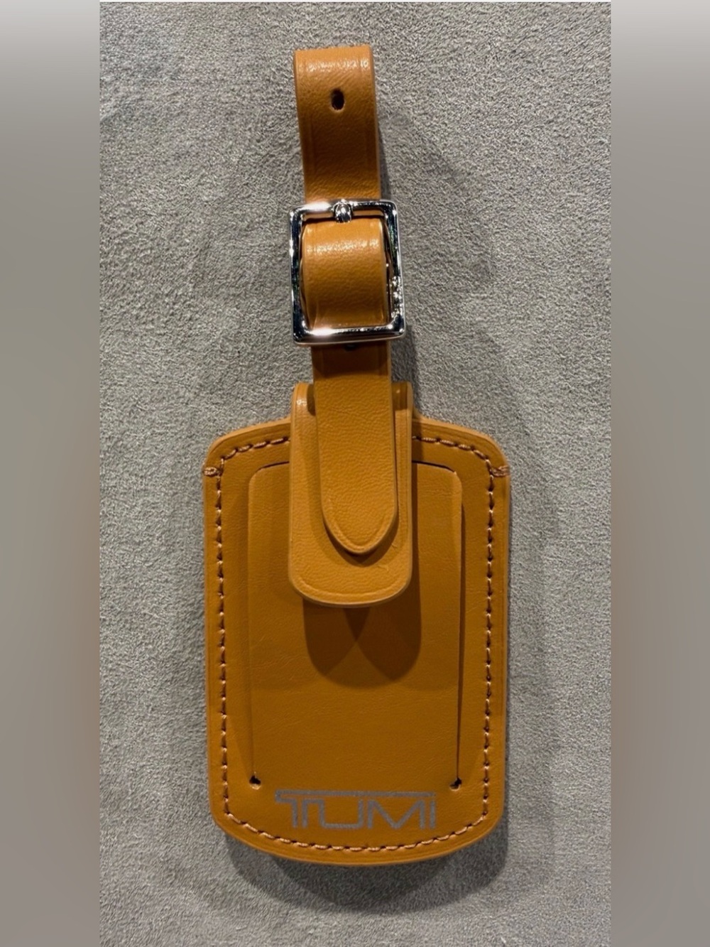 NEW Tumi 3.625” x 2.25” Leather Luggage Name Tag w/ Buckle - BURNING BRIDLE